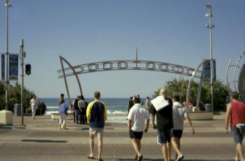 Vitejte v Surfer's Paradise:-) - sice ne plachtění, ale surfování, no... škoda, že jsem se ani nedostal k tomu to zkusit