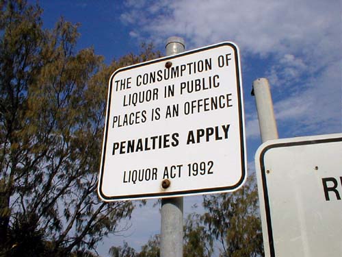 Plachtění na Stabroke Islandu: Prohibice se dostane všude...