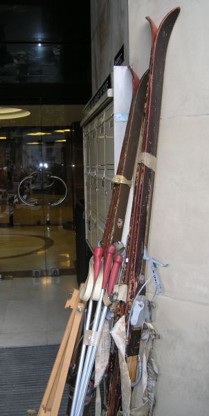 je libo třeba lyžařskou výbavu?