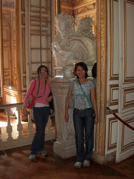 listening about the Louis XIV.Look at his hairstyle at the statue, so french:-)