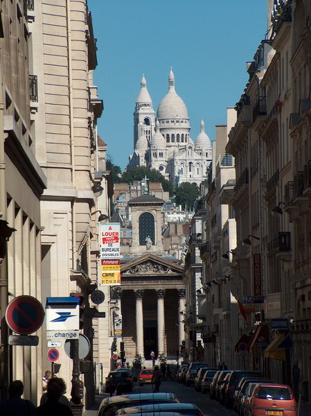 sacre coeur Basilica from a far