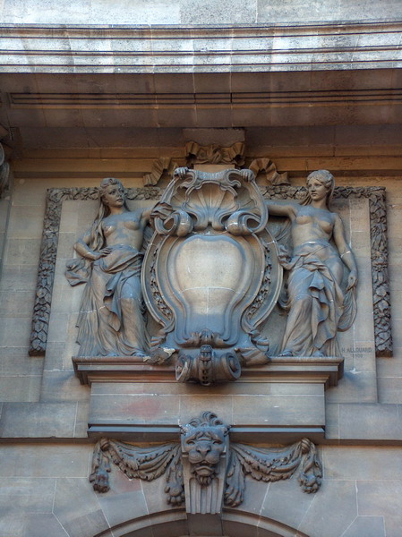 the charming ladies who welcomed us in one gate