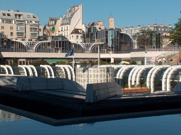 ultra modern Forum des Halles