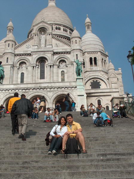 take a typical tourist picture. cheese..