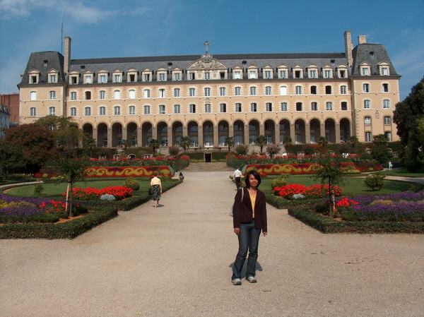 one of Rennes XL garden