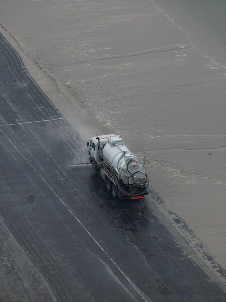 but the carpark still gets covered with sand during hight tide and must be cleaned regularly
