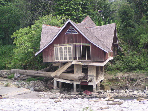 Pěkná střecha. Jen si pod ní postavit nový domeček