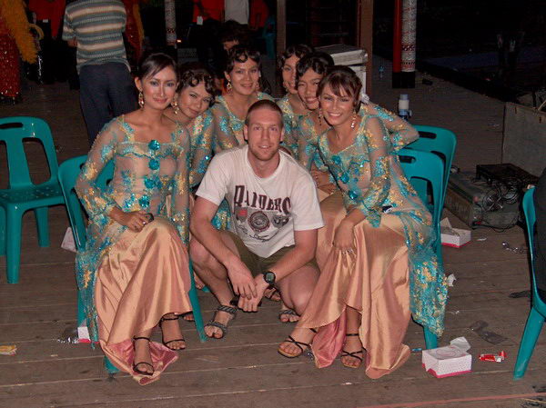 Zeptali jsme se účinkujících krasavic, zda se s nimi můžeme vyfotit...