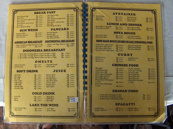 Posuďte sami: dáte si radši "sun wech", "avetaiser", "eropan food", nebo snad špagáty?