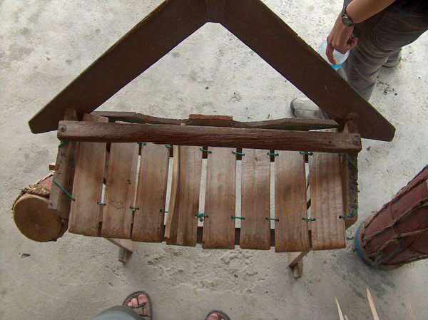 Jakási dřevěná varianta xylofonu...