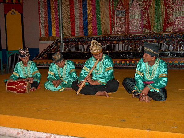 Hra na různé podivné nástroje