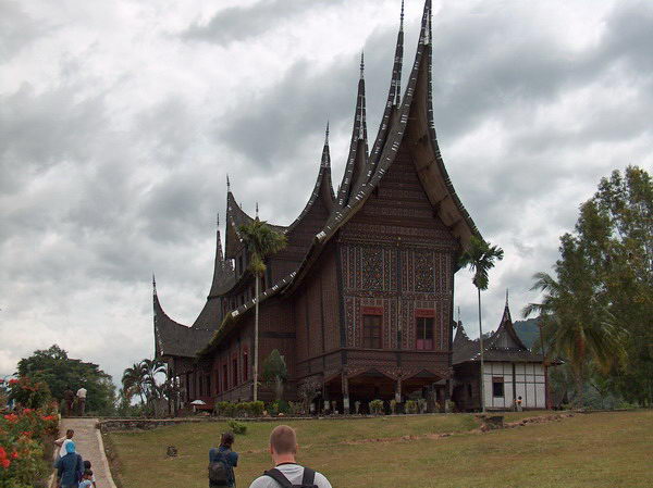 Největší barák v okolí - zde bydlela aristokracie