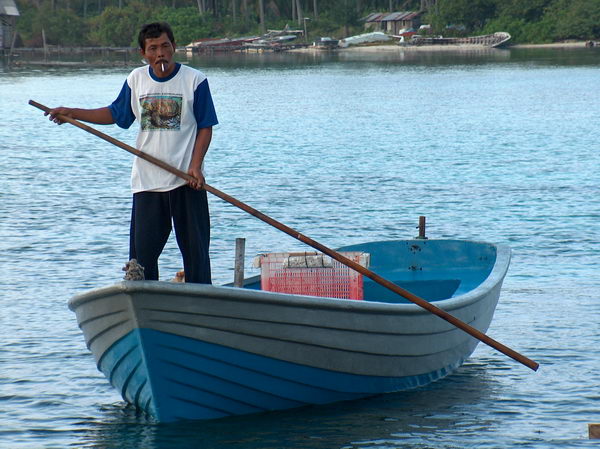 Pro nás jede gondoliér. Asi mu došel benzín.