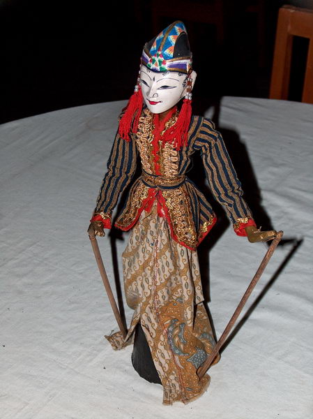 Figurka na stole v restauraci