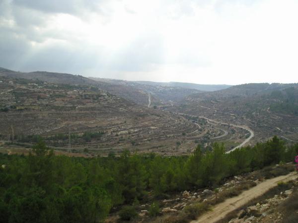 Úchvatný výhled z Givat Masuah na Emek Refaim/ A view of Emek Refaim from Givat Mesuah