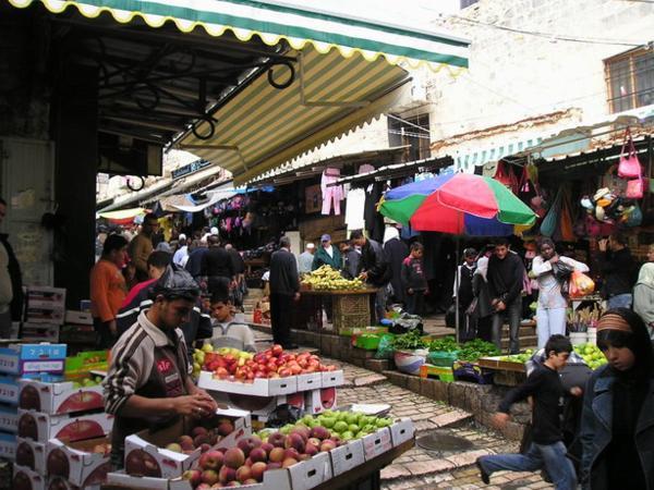 Ovocný trh u Damašské brány/ Fruit market at the Damascus Gate