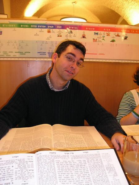 8:45am- 11am Chavruta hodiny Talmudu (Adiv v plné polní)/ Talmud Chavruta Time (my Talmud chavruta Adiv ready to swim in the Talmud waters)