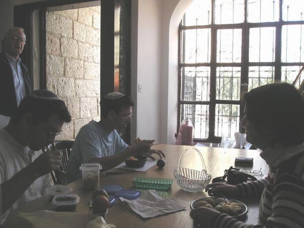 12:30-1:30pm Oběd (hurá)/Lunch (Yuppee)