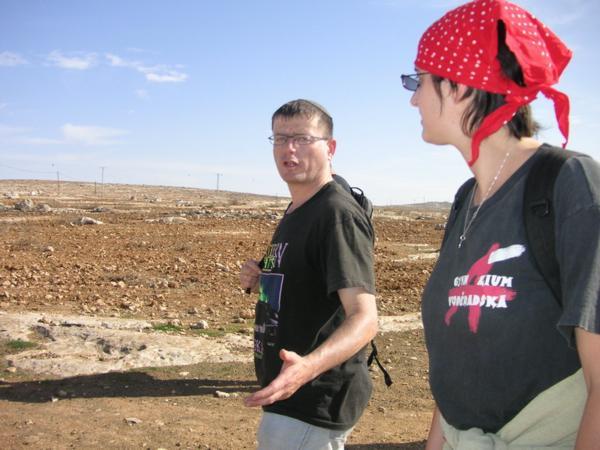 Je mi do pláče a mám vztek. Probírám s Jaakovem, co se stalo.