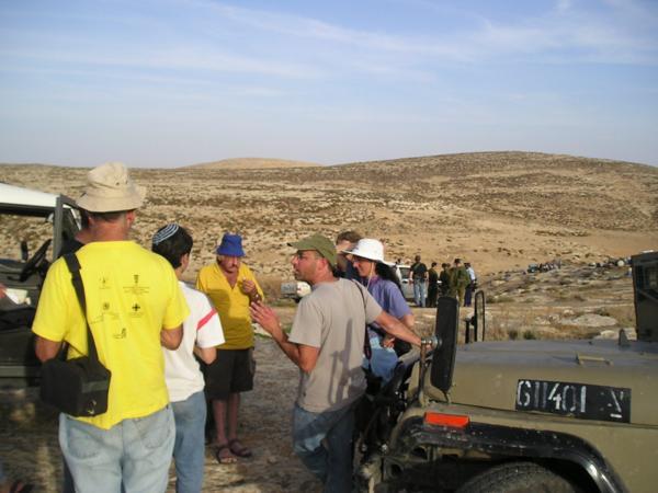 Nasedáme do aut a odjíždíme zpět domů