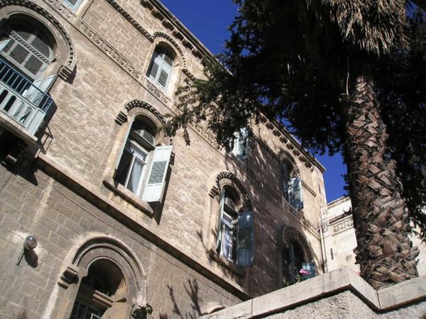 Hospic St. Louis na hranici Ruské kolonie/St. Louis hospital for terminallz ill on the border of Russian compound and the Old City