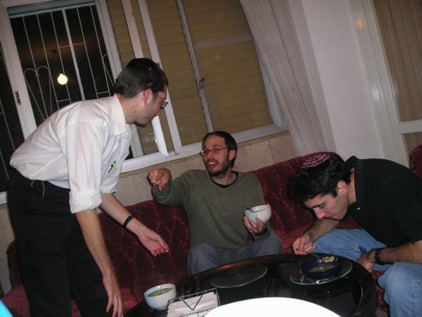 Na večírek přišel i tajemný Filip (v bílé košili), kterého mnozí moji známí ve spojitosti se mnou zaměňují za Filipa Kincla/Filip, Aleš and Aleš ´s Talmud chavruta (whose name I have forgotten, sorry:-(