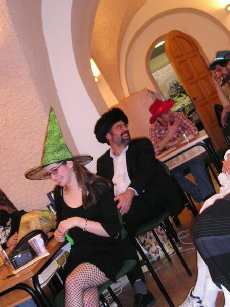 Tovah, r. Mordechai a Josh