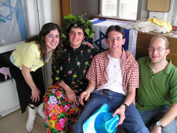 S Yael, Joseph(em) a Josh(em)