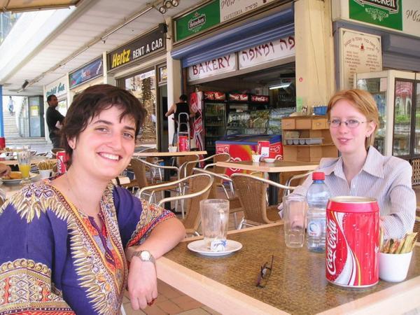 V Eilatu jsem se potkala se svou brněnskou kamarádkou Janou. Svět je malý./Meeting my Czech friend Jana - what a small world