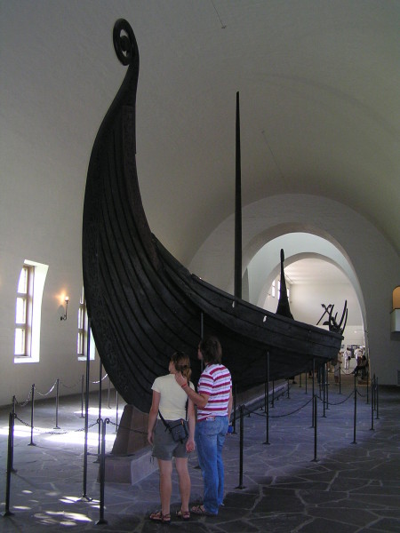 Vikingské muzeum - loď ve které byla pohřbena královna