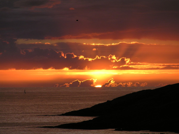 Západ slunce před půlnocí