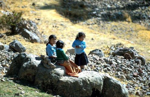 Děti na ostrově Amantani