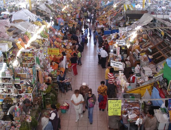 Tržnicenice v Arequipě. Prý nás tu určitě okradou znásilní a zabijí. Tak to si nemůžeme nechat ujít ;-)