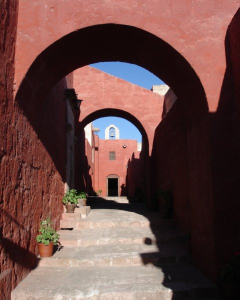 Kláštěr St. Catallina je město ve městě. Polovina je zpřítupněna turistům, v druhé části stále žijí jeptišky.