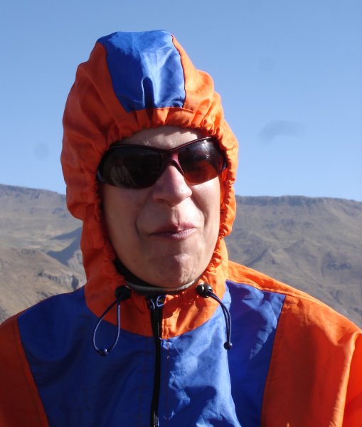 Víte, jak vypadá Léňa žvýkající koku? Moc jí to chutná ;-)