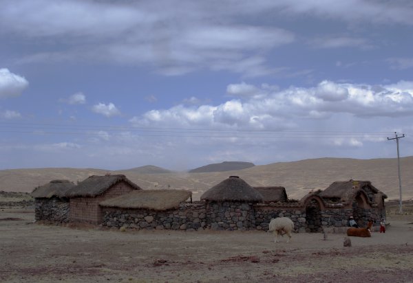 Pohled na statek od silnice.