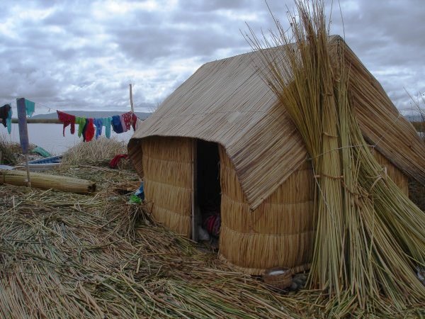 Rákosový domeček na rákosovém ostrově.