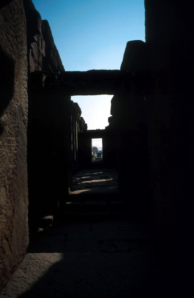 Chodby khmérského chrámu Phimai