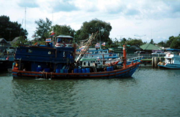 Rybářská loď v Pak Baře