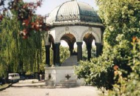 Jakási památka v Istanbulu, kterou Alfons vyfotil a nenapsal si, co to je:-/ Zřejmě něco v Topkapi