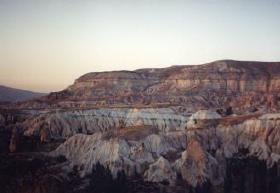 Barevné vrstvy místnách skal