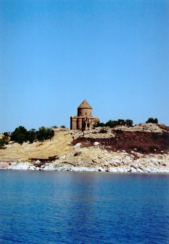 Ostrov Aktamar v jezeře Van