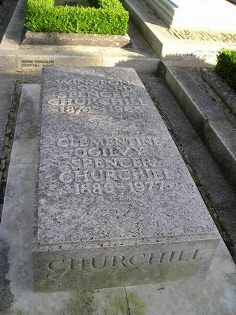 Hrob W. Churchilla a jeho ženy v Bladonu/W.and C. Churchill´s grave in Bladon