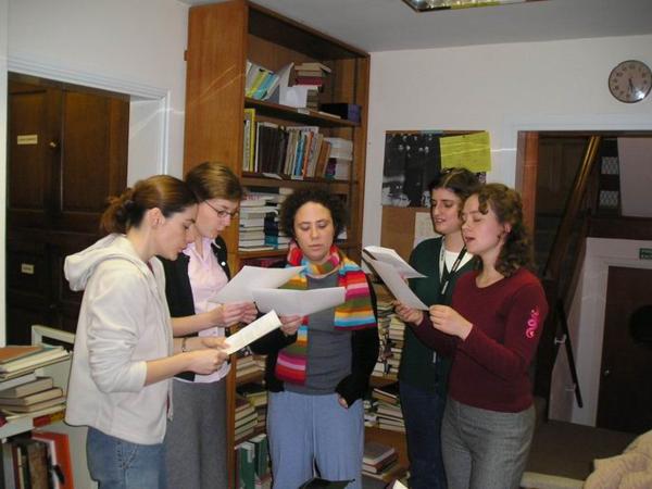 Náš dům je velmi muzikální (fakt, nevěřili byste, jak to roztáčíme:-)/Our very musical home chavruta