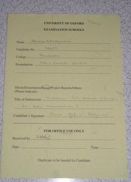 Mám odevzdáno. Teď ještě aby to prošlo./I´ve submitted them. Now I can only hope it´ll pass