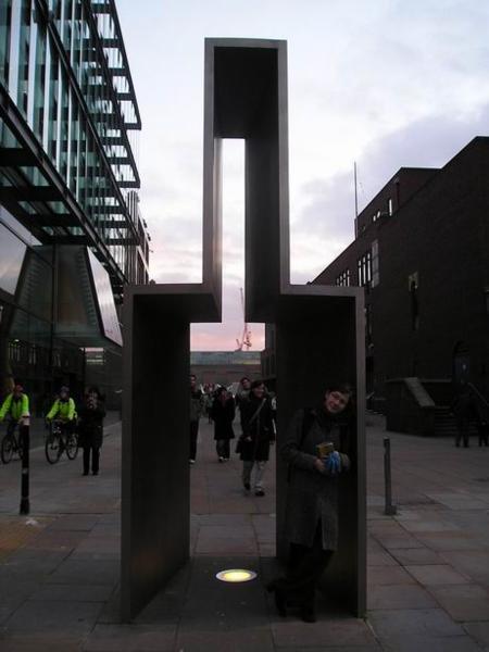 Ola v bráně do neznáma/Ola in a an uncanny gate