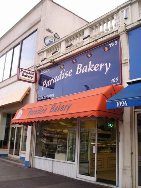 Stavily jsme se v místním rajském pekařství/We paid a visit to one of the bakeries