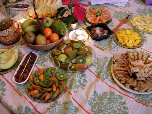 (foto Maja) To ovoce, co vypadá jako oční bulvy, jsou leches/Fruit...