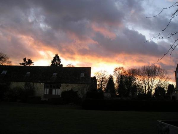 Západ slunce za knihovnou/Sunset in Yarnton