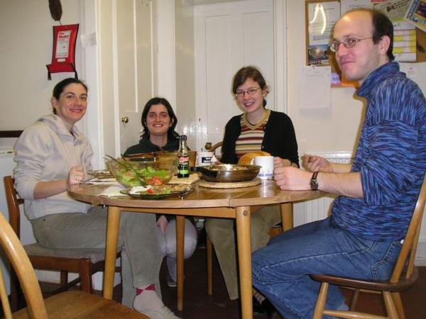 Náš nový knihovní kolega Michael - k večeři byla čína-sojové jako-kuře s pórkem, houbami a ořechy. Stávám se odborníkem na umělé maso:-)/Our new library coleague Michael